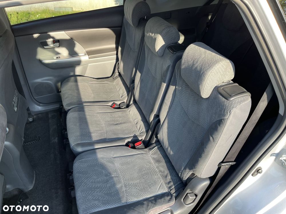Toyota Prius+ (Hybrid) Comfort - 12