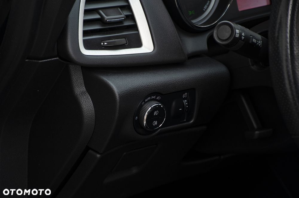 Opel Astra 1.4 Turbo Edition - 35