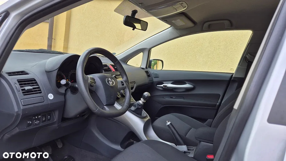Toyota Auris 1.33 VVT-i Life - 10