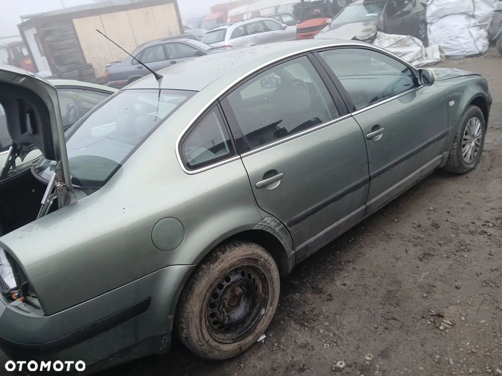 VW PASSAT B5 FL 1.9 TDI SILNIK AVB SKRZYNIA EPV silnik skrzynia napęd sanki belka wahacz wahacze  zacisk zaciski zwrotnica piasta - 1
