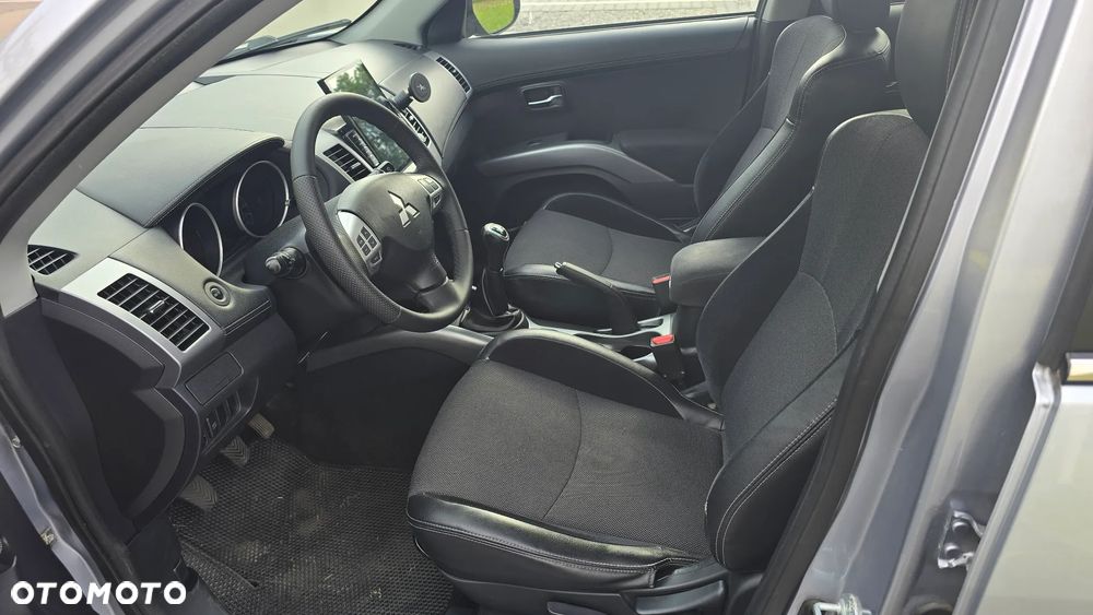 Mitsubishi Outlander - 8