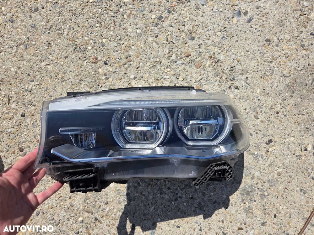Far faruri stanga dreapta complete full led adaptiv BMW X5 F15 X6 F16 cod 7442649 7442650 - 2