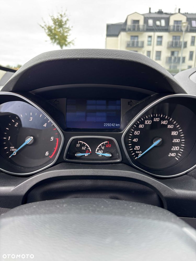 Ford Kuga - 8
