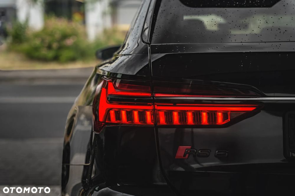 Audi RS6 Avant - 16