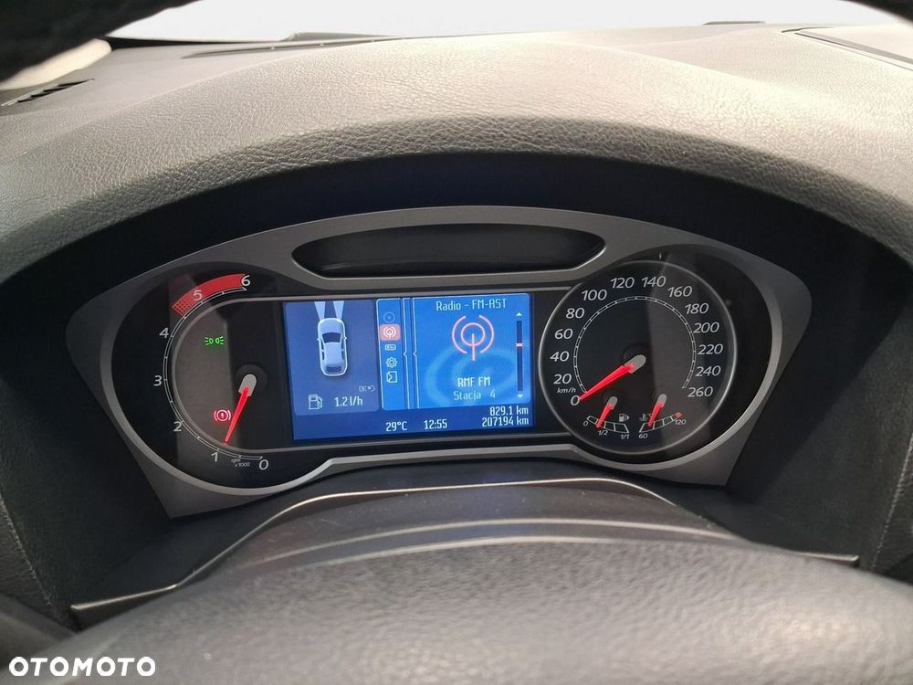 Ford S-Max - 17