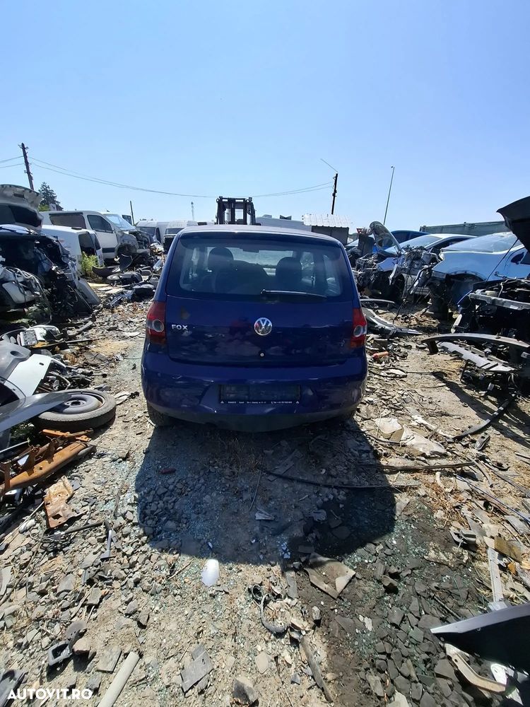 Dezmembrez Volkswagen Fox - 7