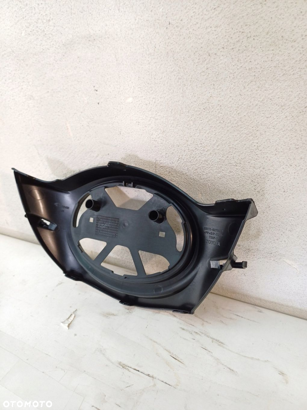 GRILL ATRAPA ZNACZEK ZDERZAKA PRZÓD TOYOTA AURIS II 2 12- - 10