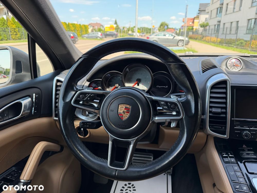 Porsche Cayenne S - 17
