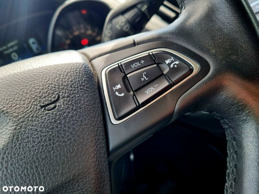 Ford Kuga 1.5 EcoBoost 2x4 Titanium - 18