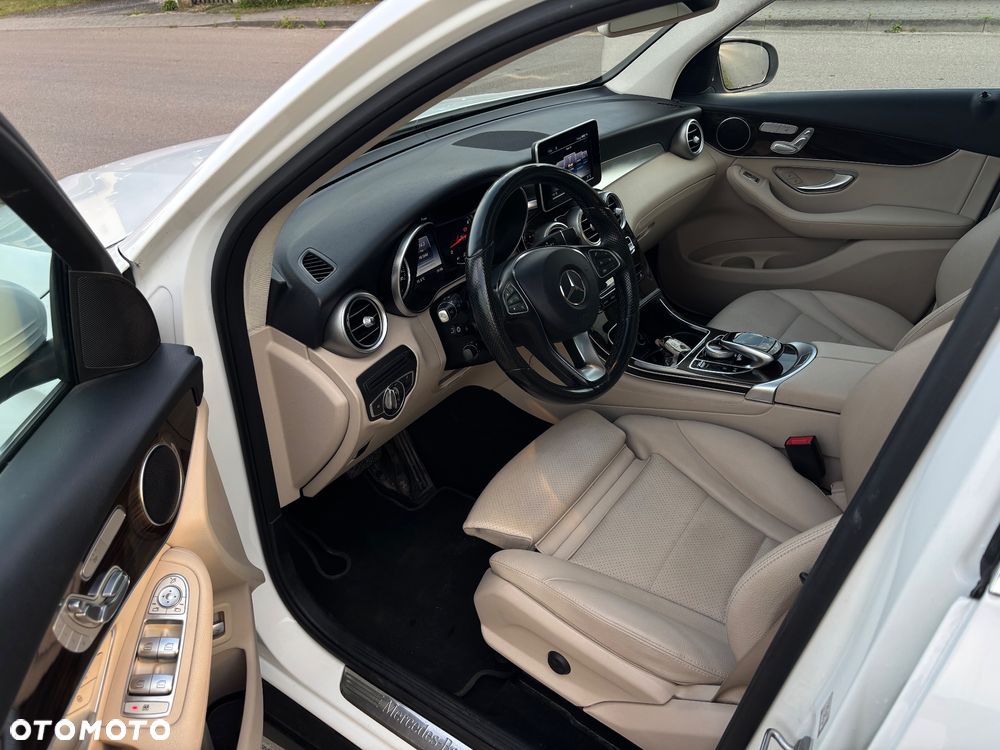 Mercedes-Benz GLC - 30