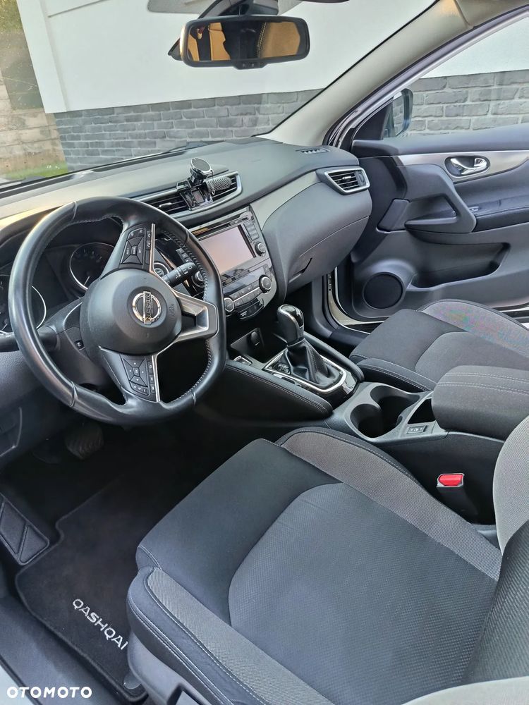 Nissan Qashqai 1.2 DIG-T N-Connecta Xtronic EU6 - 6