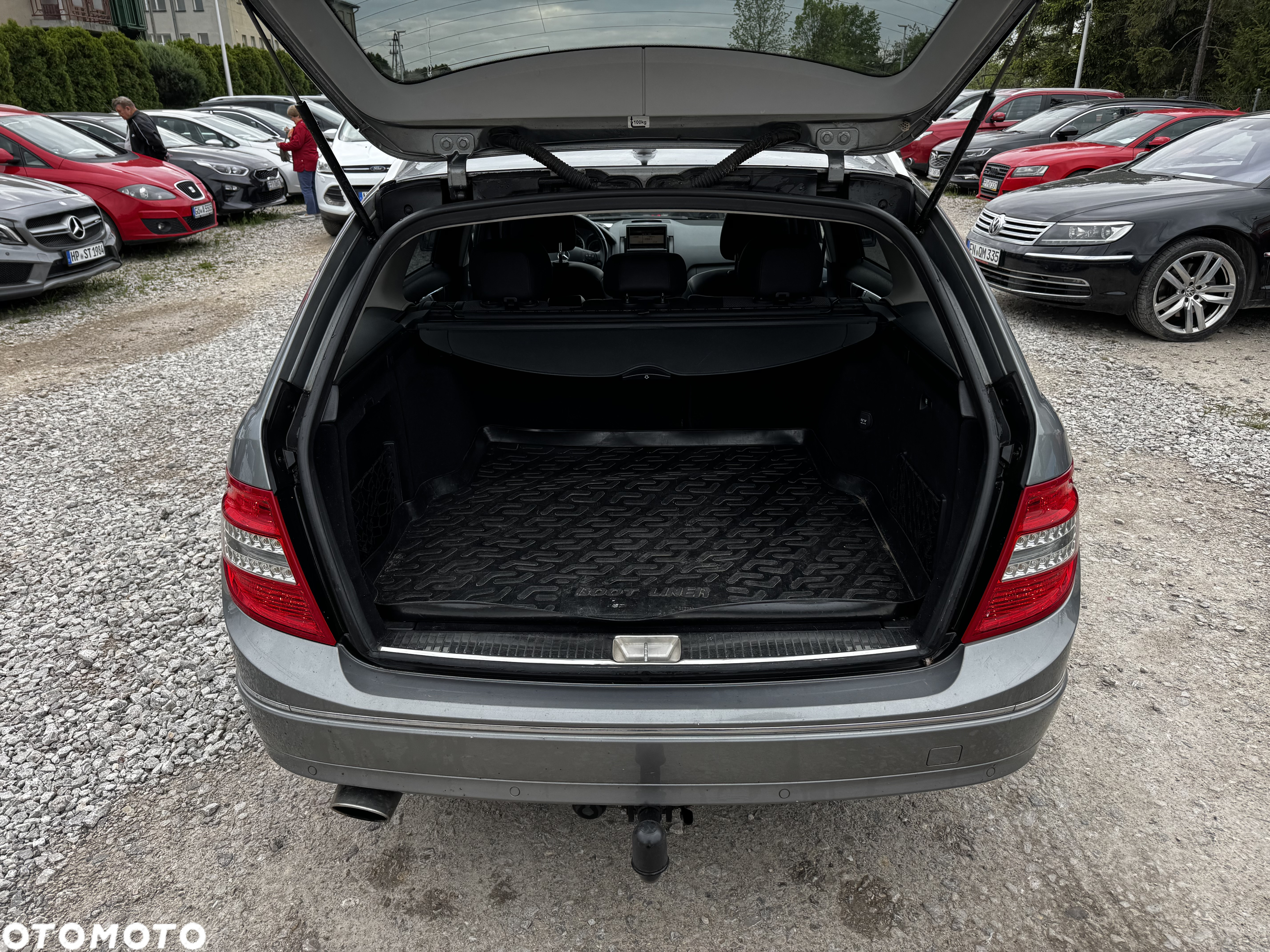 Mercedes-Benz Klasa C 250 CGI T Automatik BlueEFFICIENCY Avantgarde - 31