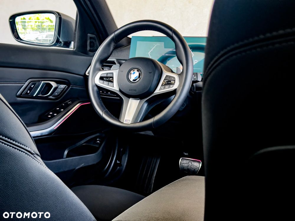 BMW Seria 3 318i Touring M Sport - 28