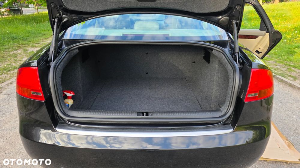 Audi A4 Limousine - 31