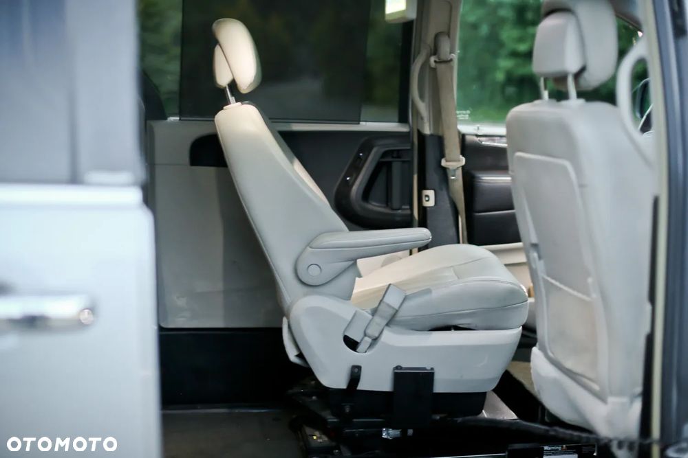 Chrysler Town & Country 3.6 Limited - 17