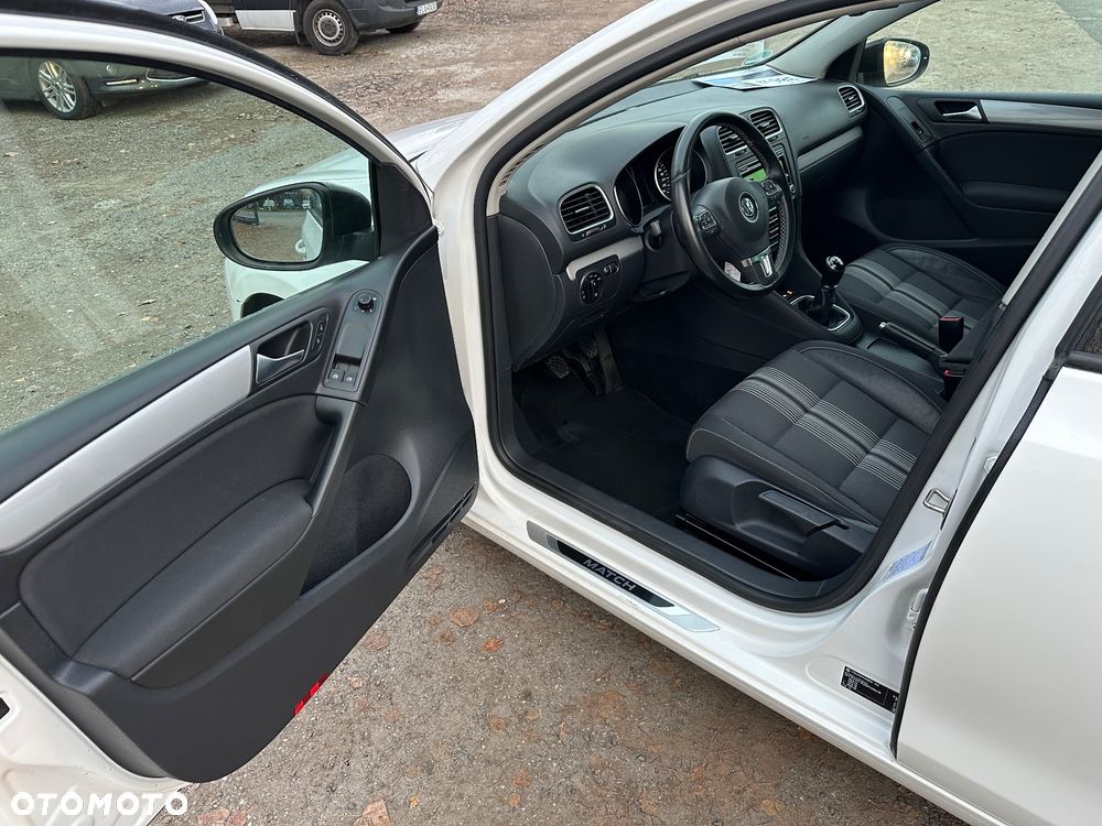 Volkswagen Golf 1.6 TDI DPF BlueMotion Technology MATCH - 11