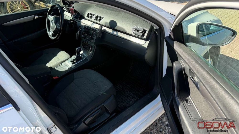Volkswagen Passat - 13