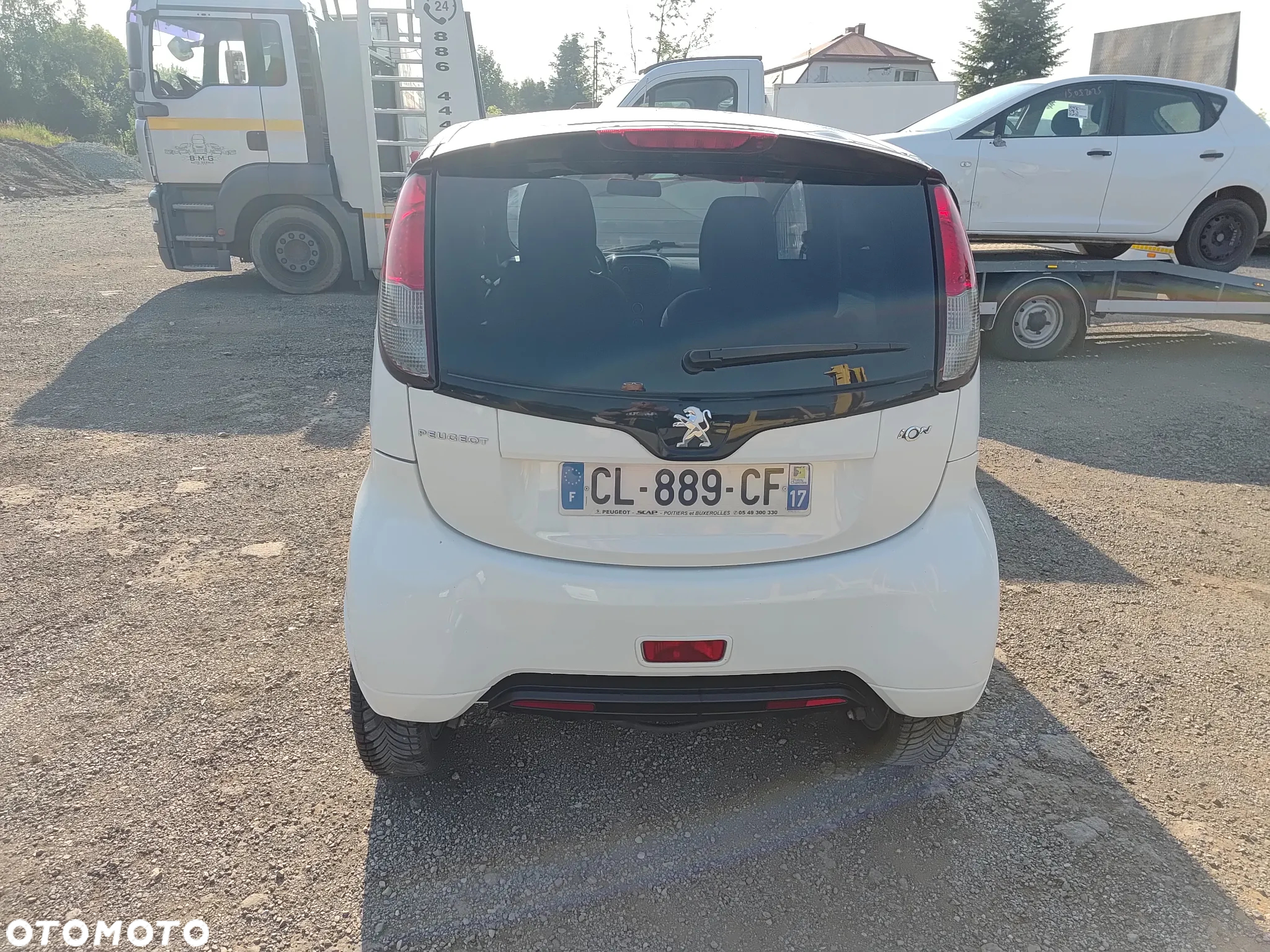 Peugeot iOn Active - 13