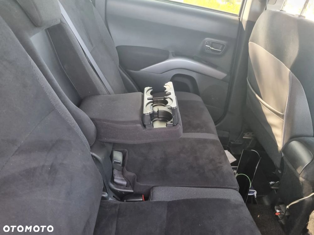 Mitsubishi Outlander 2.0 DID Invite SE - 6