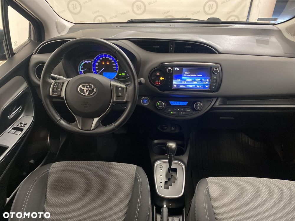 Toyota Yaris Hybrid 100 Premium - 3