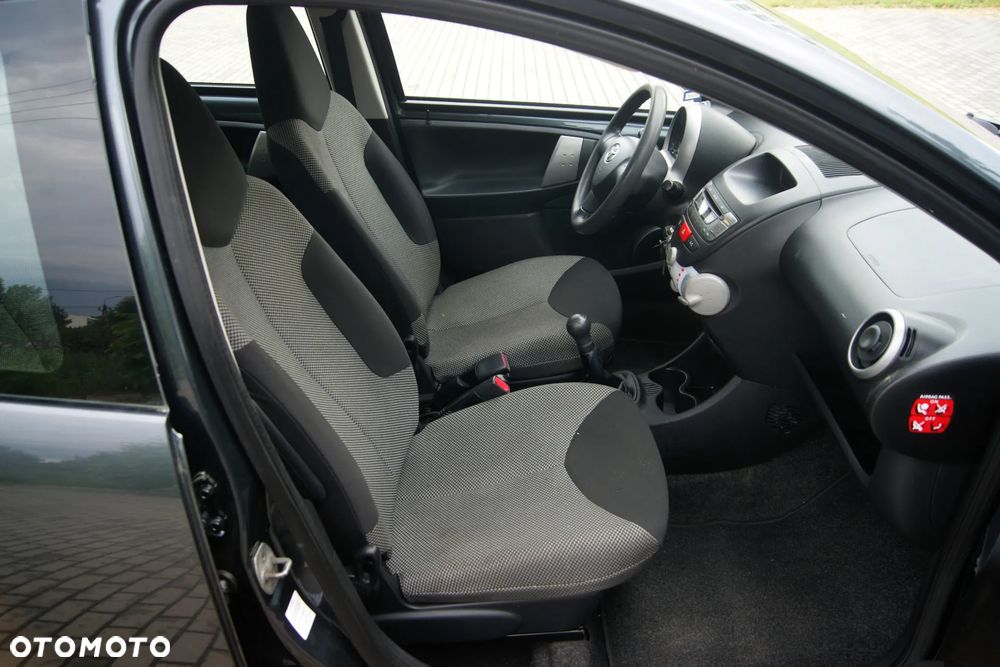 Toyota Aygo Connect - 24