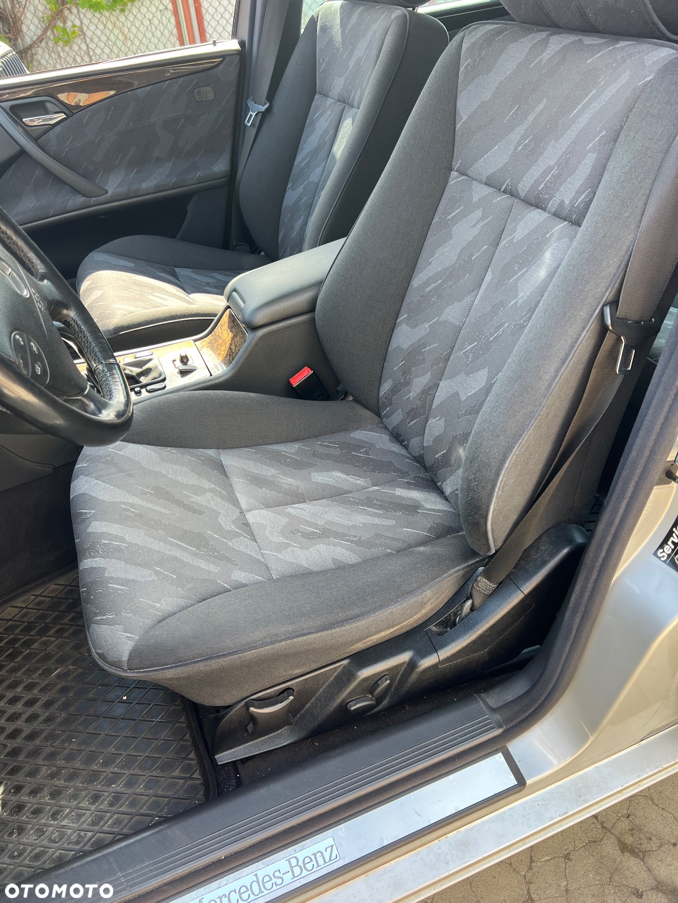 Mercedes-Benz Klasa E 240 Avantgarde - 13
