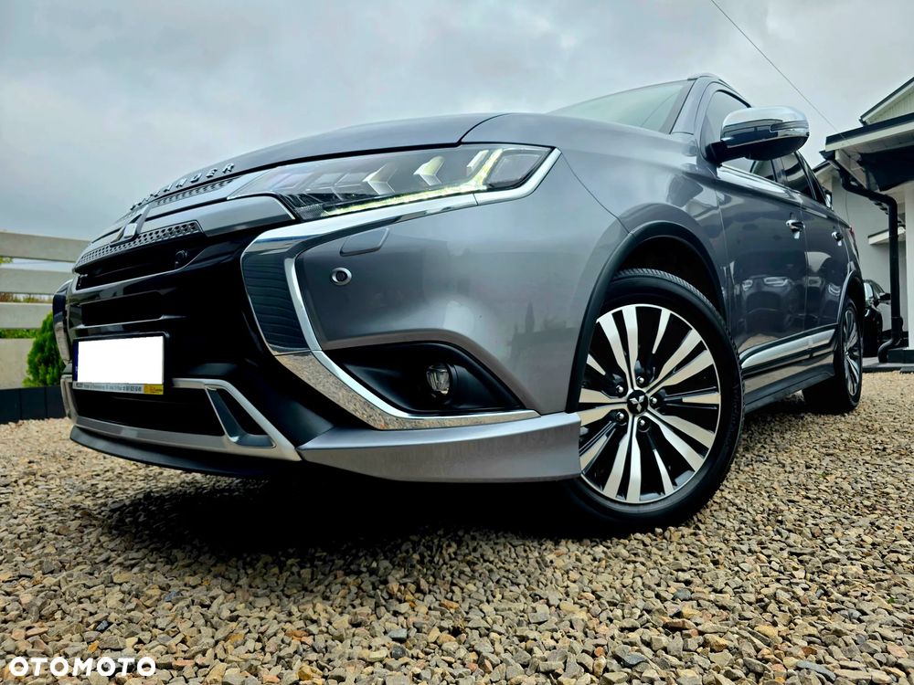 Mitsubishi Outlander 2.0 Instyle + 4WD CVT - 3
