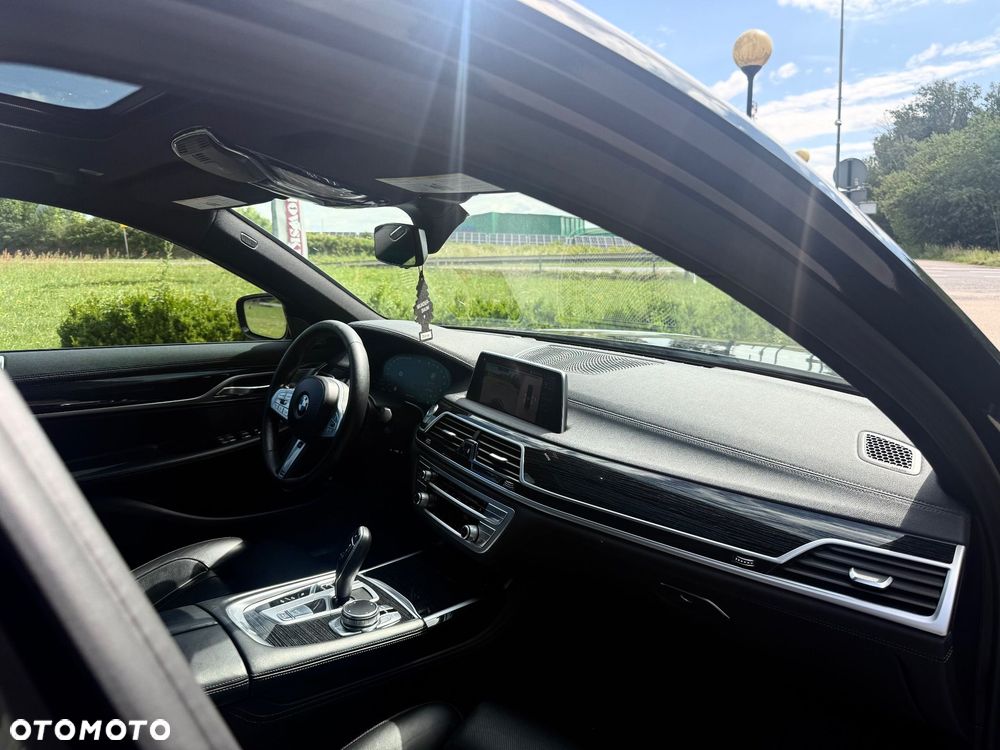 BMW Seria 7 740i Edition Exclusive - 10