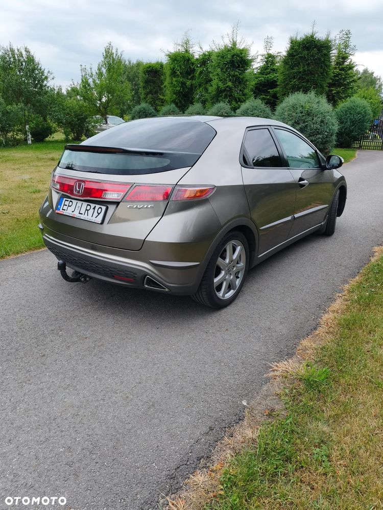 Honda Civic 1.8 Executive - 3
