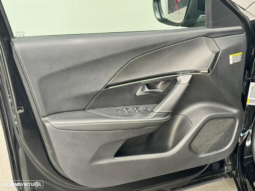 Peugeot 2008 1.2 PureTech GT - 24