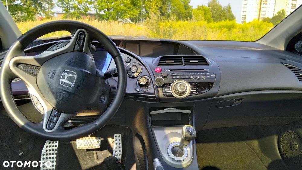 Honda Civic 1.8 Executive - 12