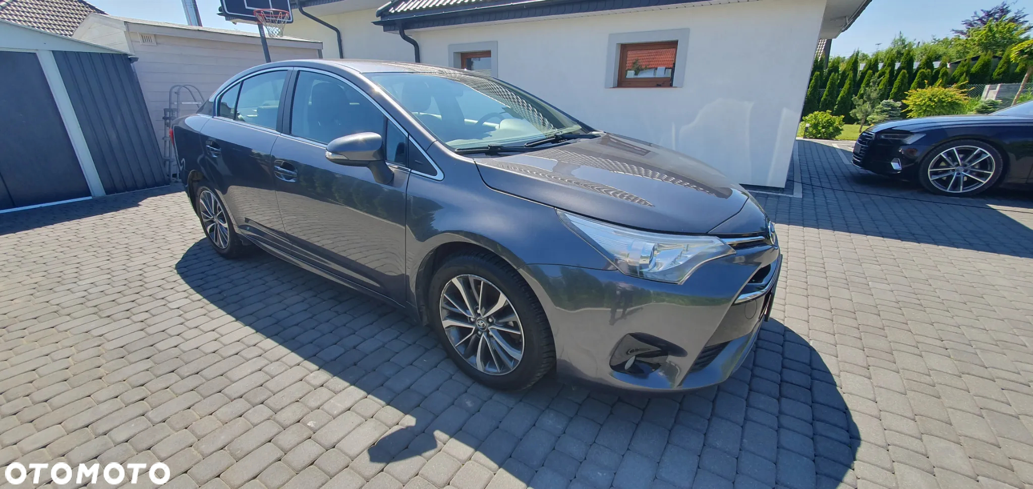 Toyota Avensis 2.0 D-4D Premium - 2