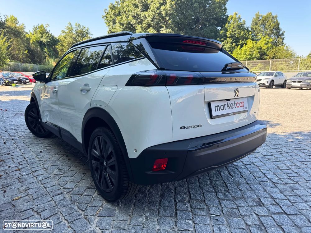 Peugeot e-2008 50 kWh GT - 11