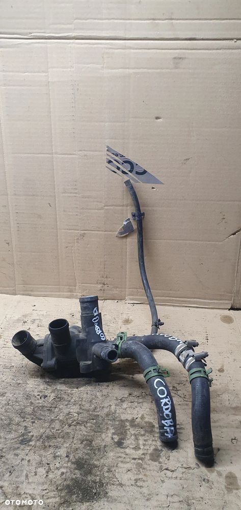 Obudowa termostatu termostat węże Seat Cordoba 1.4 8V 030121117N - 1