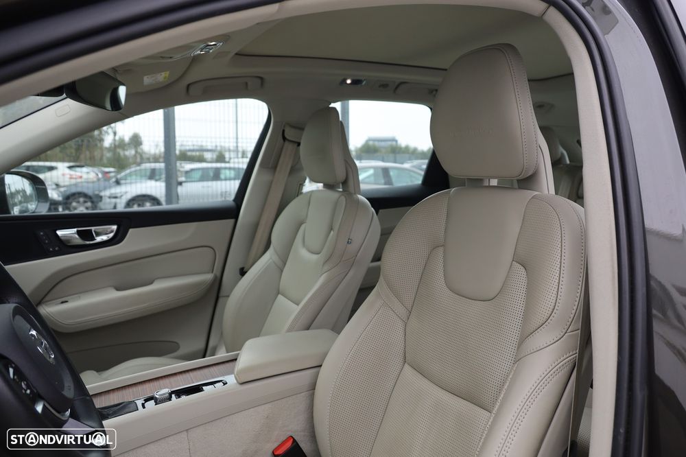 Volvo XC 60 2.0 D4 Inscription AWD Geartronic - 6