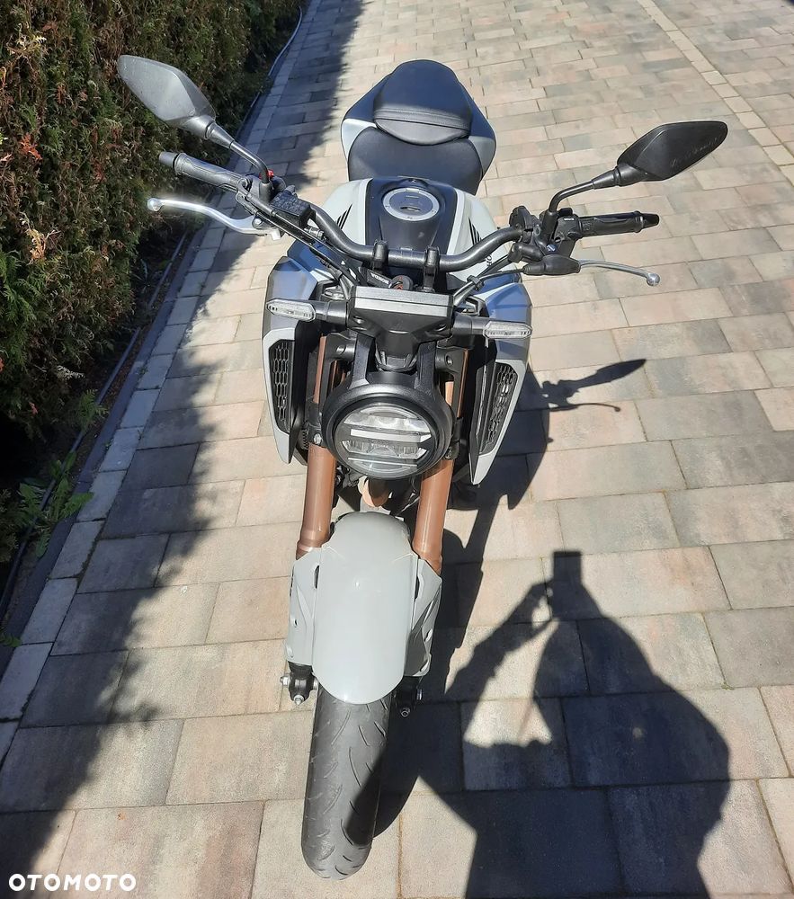 Honda CB - 4