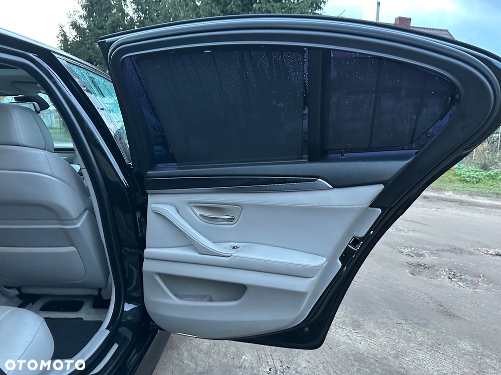BMW Seria 5 520d Luxury Line - 22