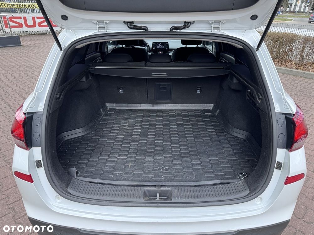 Hyundai i30 1.4 T-GDI Classic + - 17