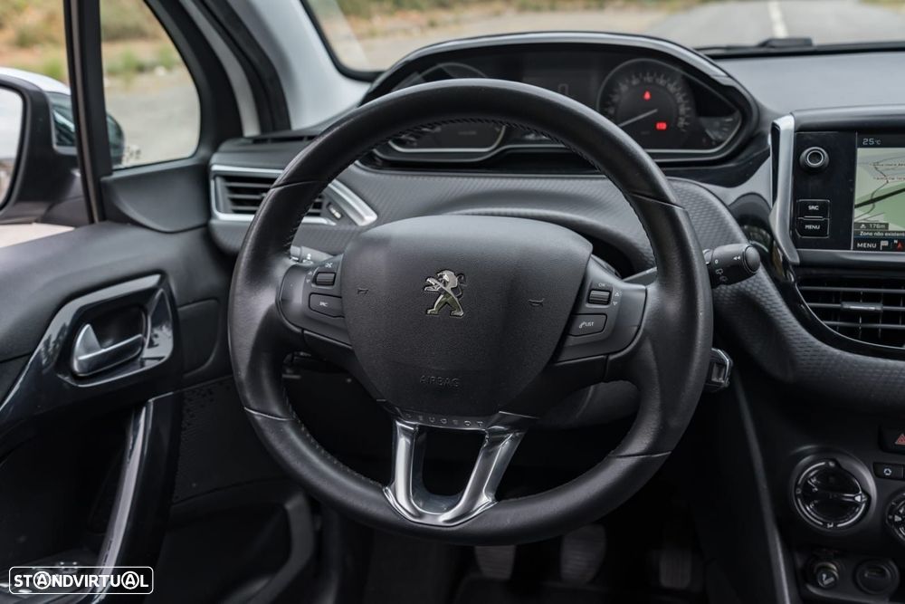 Peugeot 208 1.2 PureTech Signature - 33