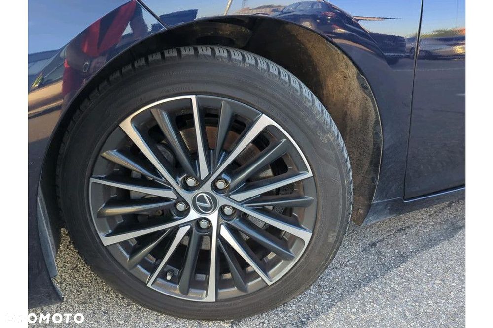 Lexus ES 300h Business Edition - 14