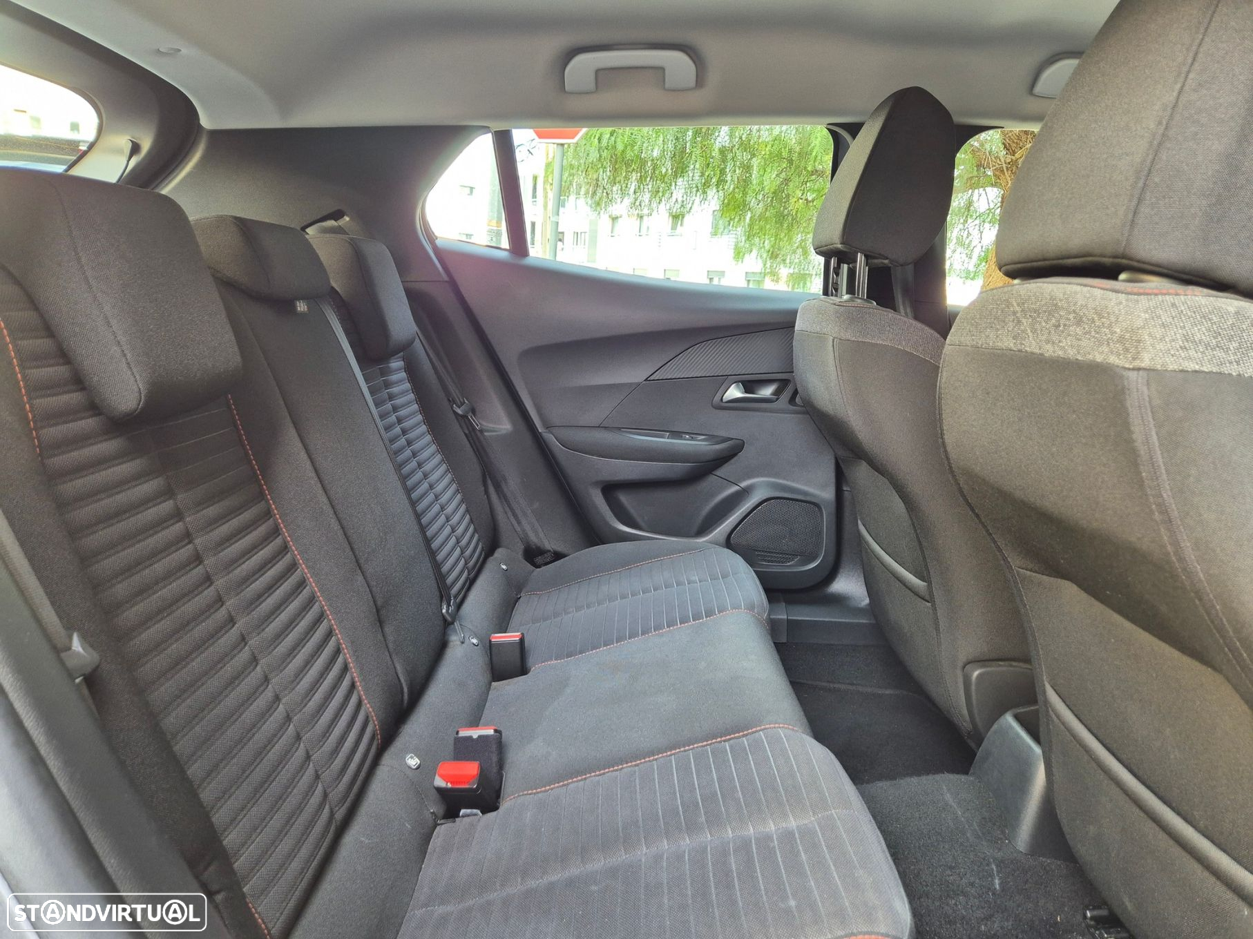 Peugeot 2008 1.2 PureTech Active Pack - 30