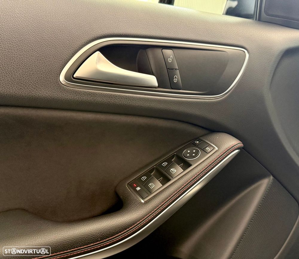 Mercedes-Benz A 180 d AMG Line - 26