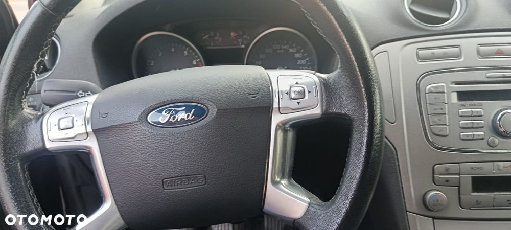 Ford Mondeo 2.0 Ambiente - 11