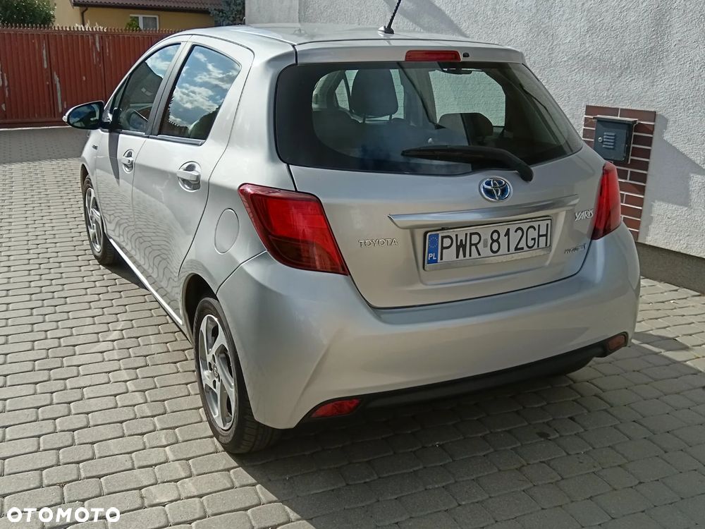 Toyota Yaris 2015 photo 4