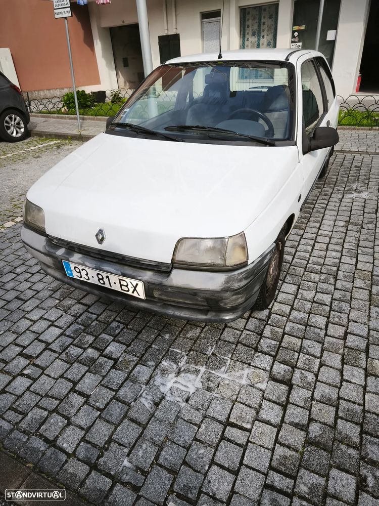Renault Clio - 8