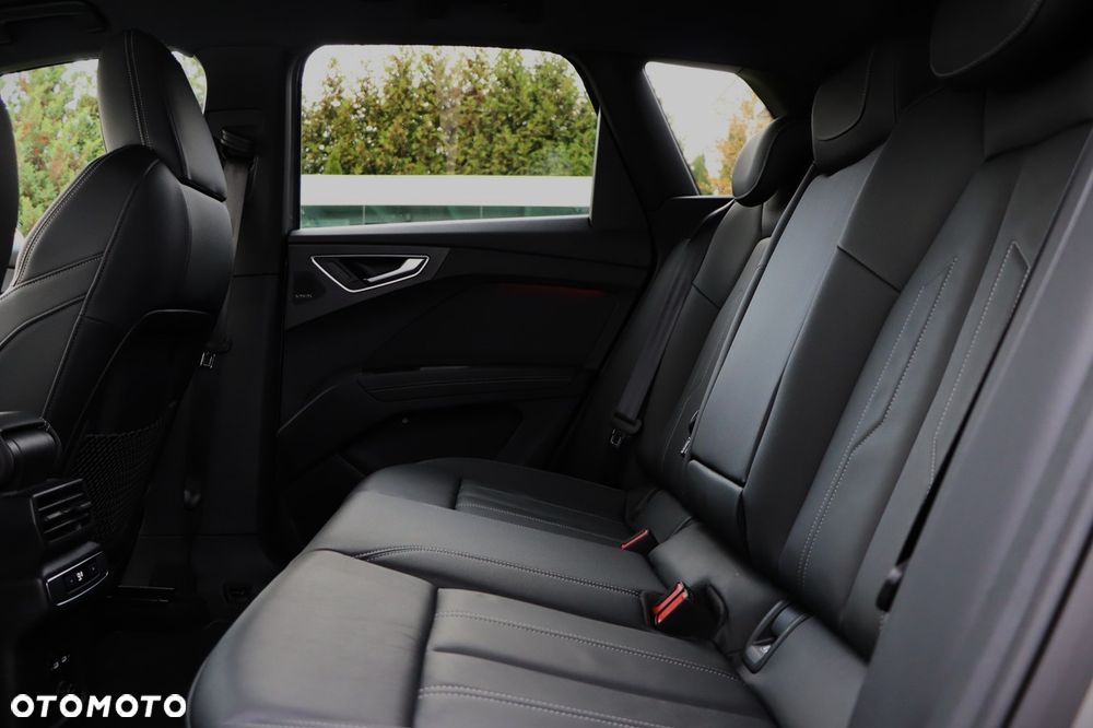 Audi Q4 e-tron - 24