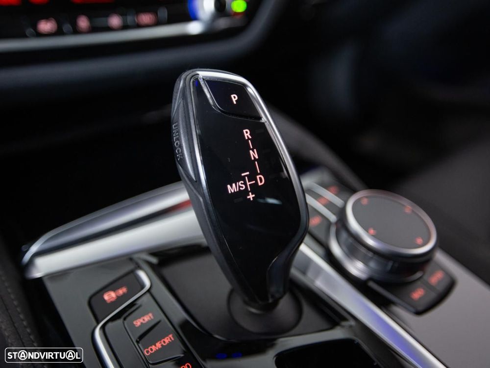 BMW 520 - 18