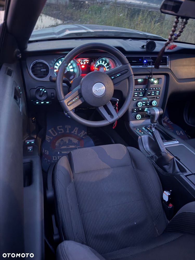 Ford Mustang - 7