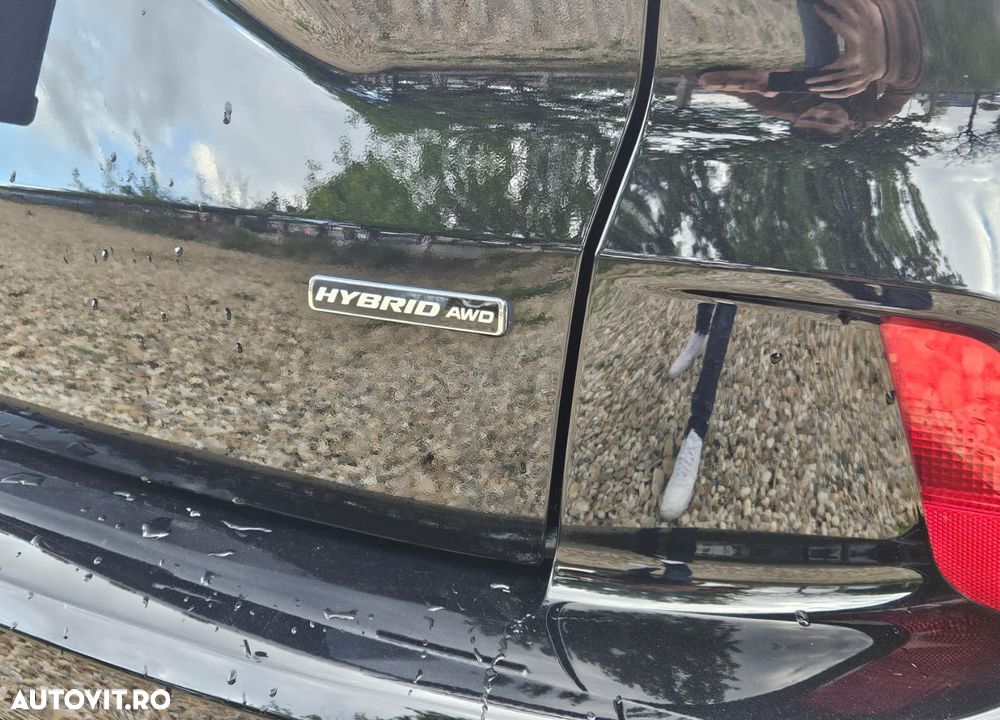 Ford Kuga 2.5 Duratec FHEV 4x4 ST-LINE X - 24