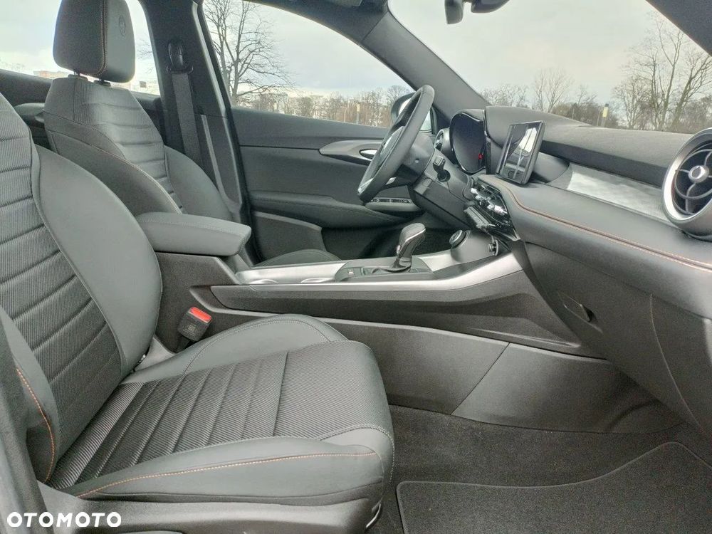 Alfa Romeo Tonale 1.5 T4 GSE mHEV TI DCT - 15